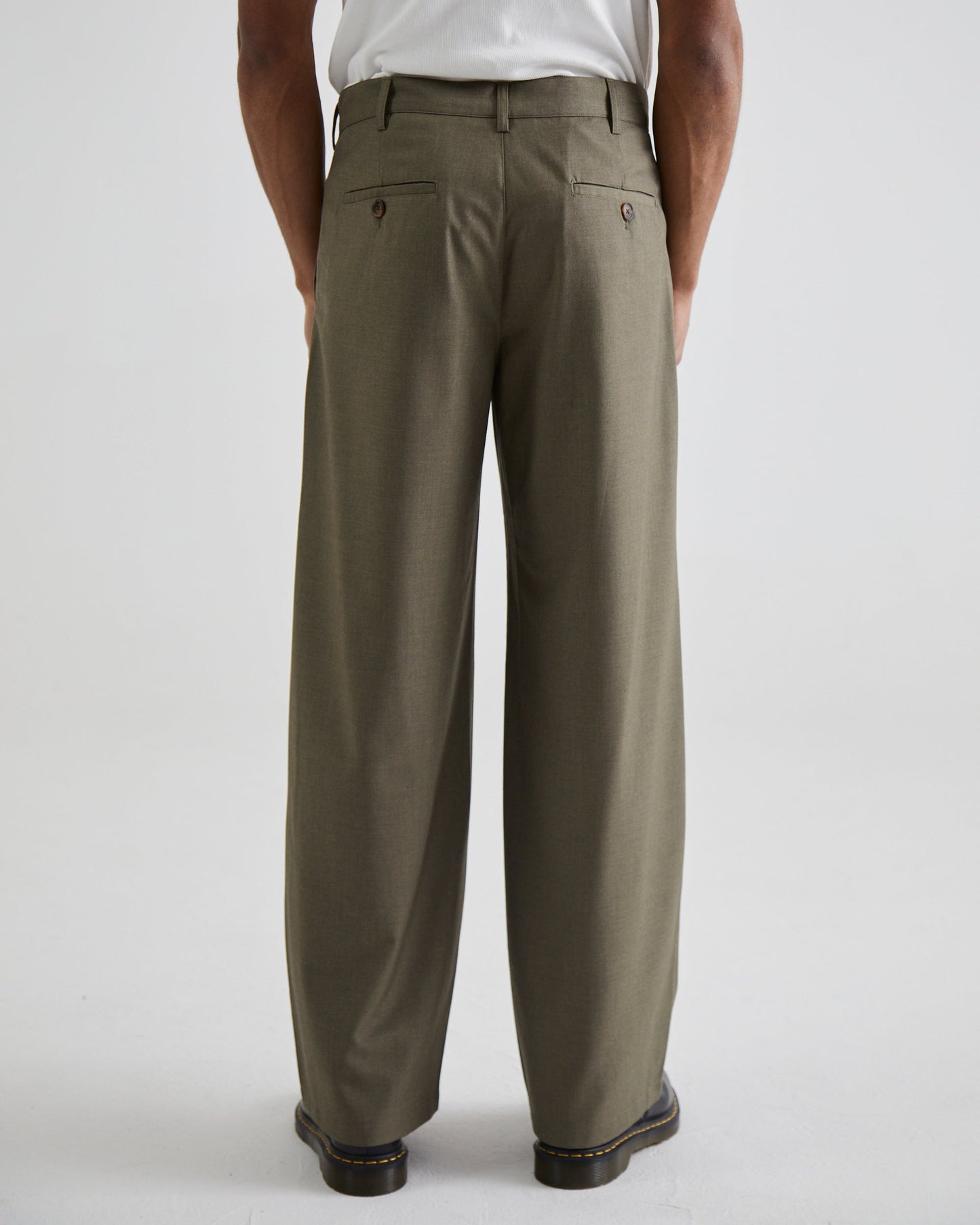 SOHO PLEATED PANTS